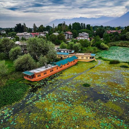 Отель Kings Houseboats Сринагар Экстерьер фото
